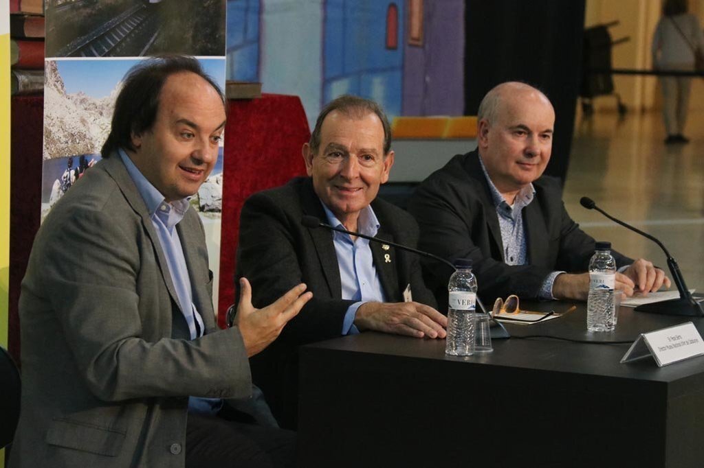 Pepe Serra, director del MNAC; Josep Maria Mullol, alcalde de Castell de Mur i president del Consell Comarcal del Pallars Jussà i Jordi Camps, conservador en cap de l’àrea Medieval del Museu Nacional al MNAC, el 13 de novembre del 2019 (horitzontal)