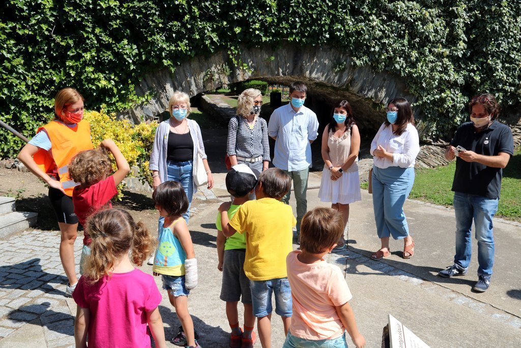 La directora general de Joventut, Laia Girós, ha visitat un casal d'estiu d'Esterri d'Àneu (Pallars Sobirà) el 20 de juliol del 2020. (horitzontal)