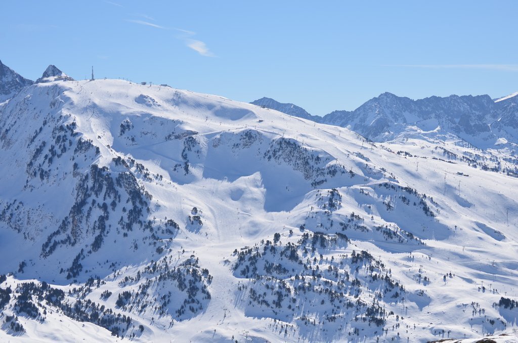 Imatge de la zona esquiable de l'estació d'esquí de Baqueira Beret, el 23 de novembre del 2020. (Horitzontal)