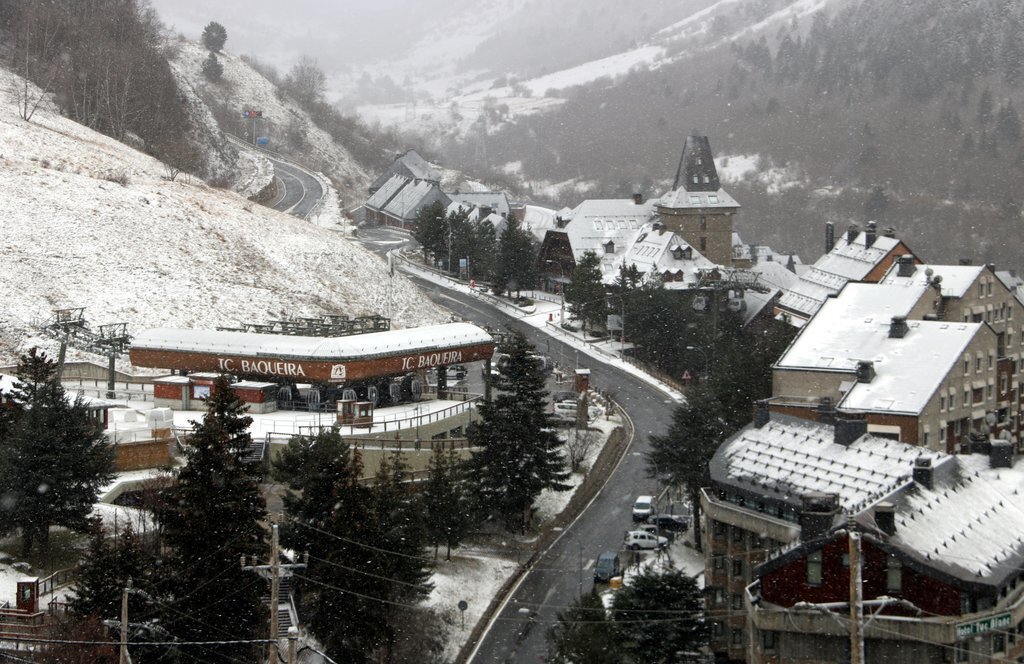 Pla general de les oficines de Baqueira Beret o dels remuntadors de la cota 1.500. Imatge del 2 de desembre del 2020. (horitzontal)