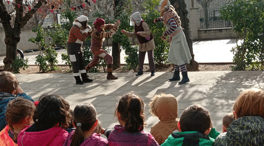 Els Minairons visiten les escoles de la Seu d'Urgell