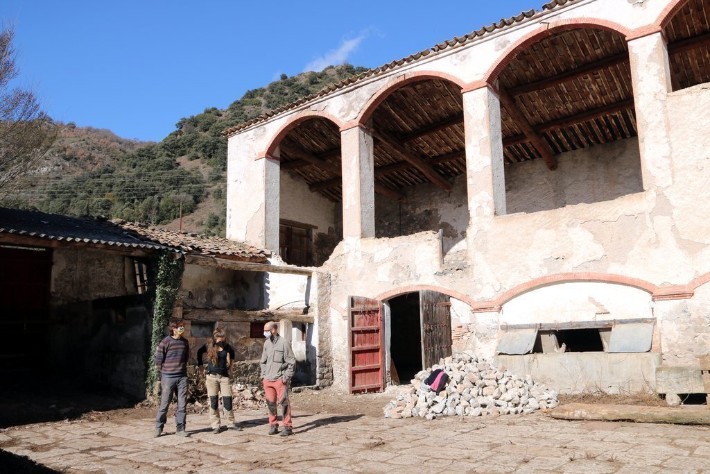 Pla general de l'era on es construiran els habitatges de la cooperativa La Tremolina. Imatge del 9 de març del 2021. (horitzontal)