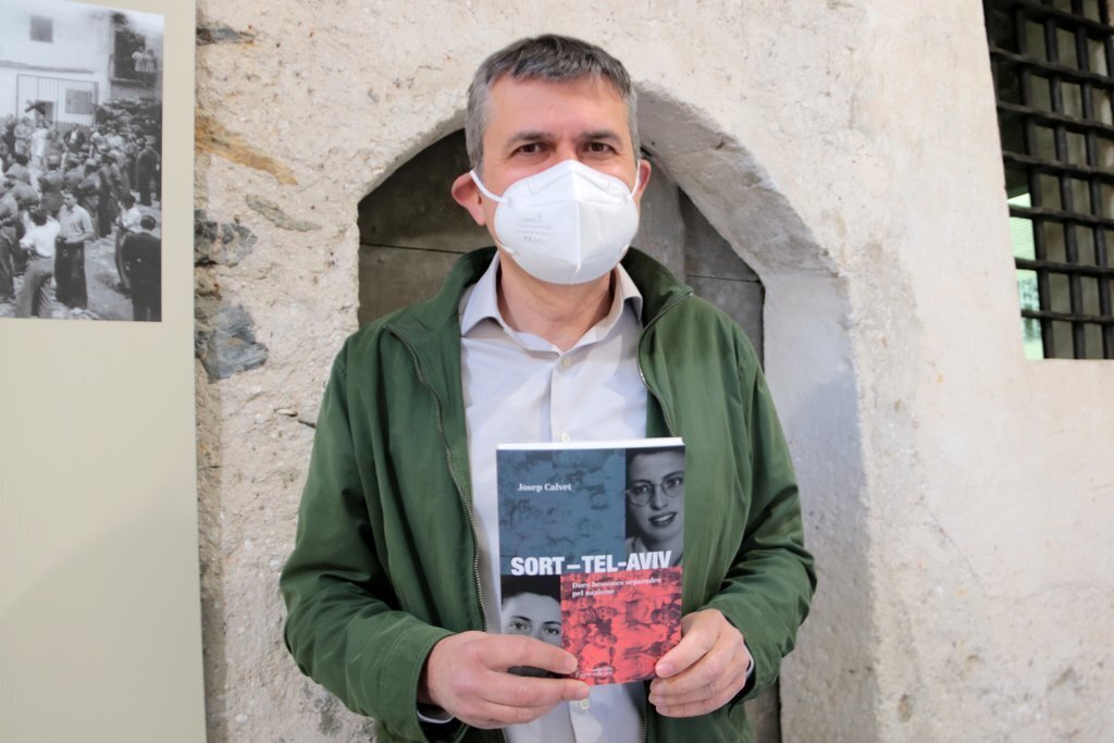 Pla mig de l'historiador Josep Calvet i autor de 'Sort-Tel-Aviv' el 13 d'abril del 2021. (horitzontal)