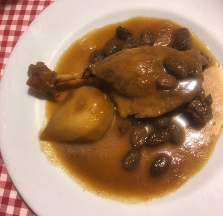 Cuixes d'ànec amb peres