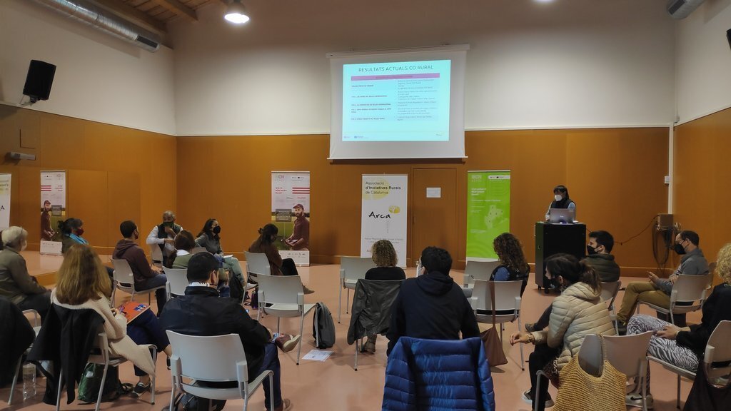 Pla obert de la presentació dels nous índexs de relleu generacional a Alpens (Osona) a finals del mes de maig. Imatge publicada l'11 de juny de 2021. (Horitzontal)