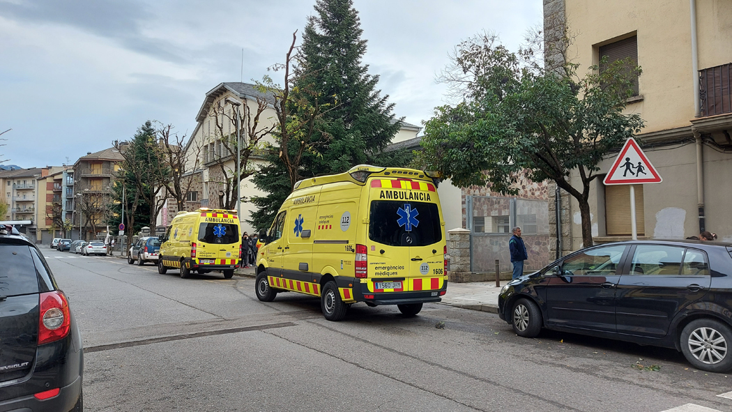 Incendi edifici pavellons militars 2