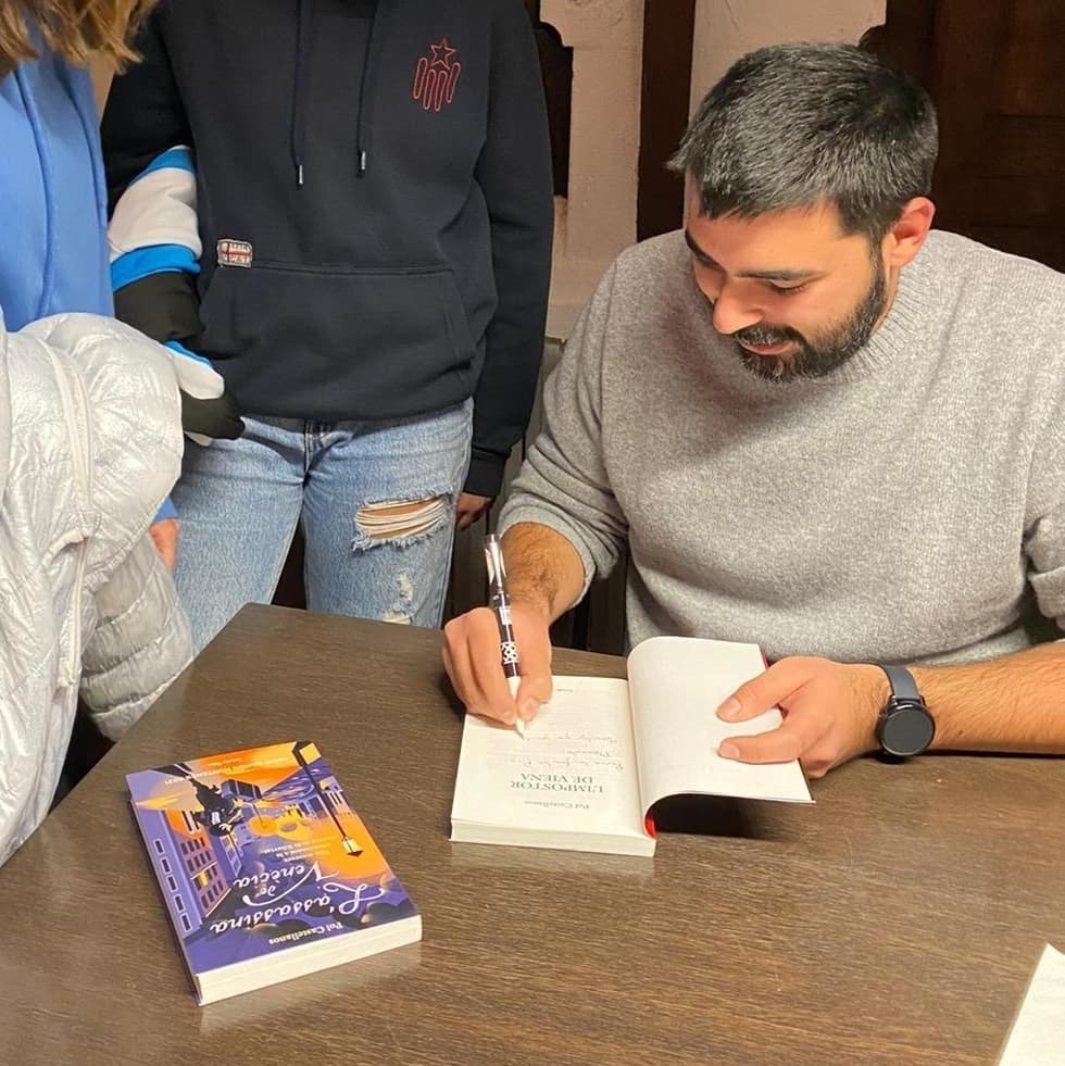 Pol Castellanos signatura llibres