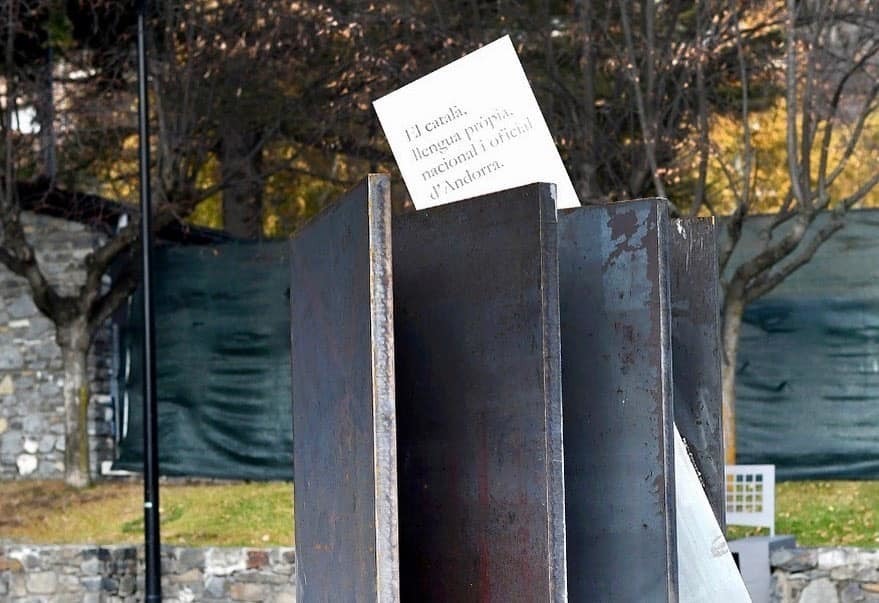 Encamp escultura català 2