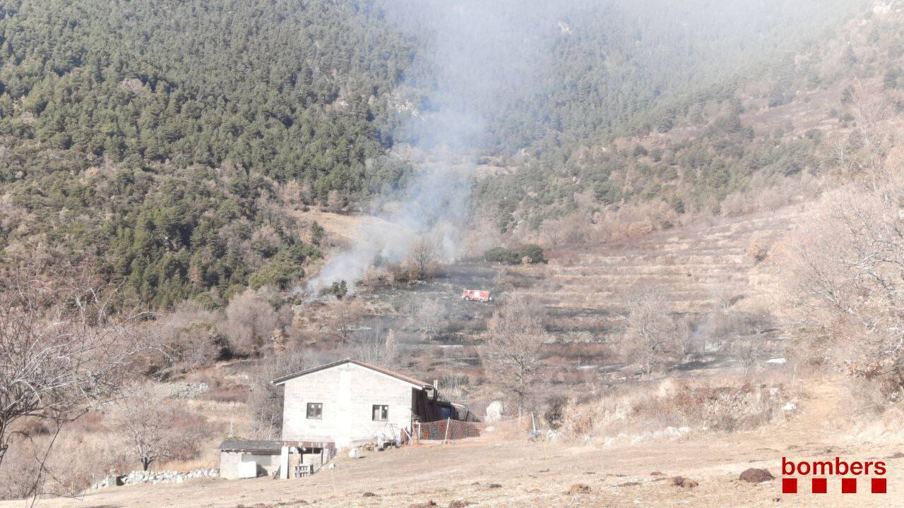 Incendi de vegetació a Aristot