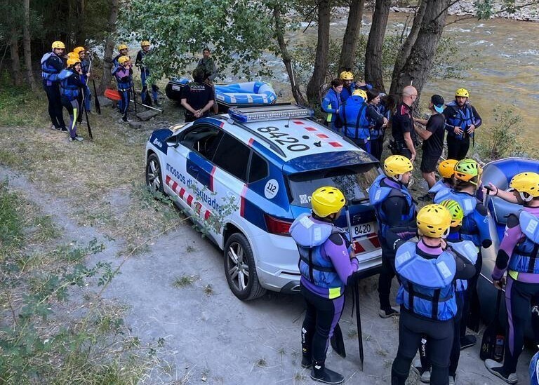 Mossos i ràfting