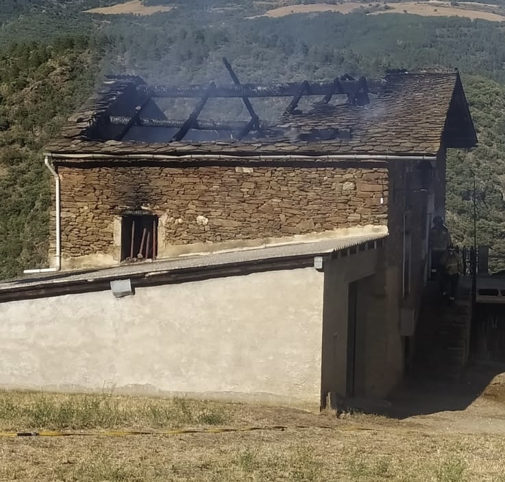 Incendi Masia de Gramunt a Castellbò Albert Arellano 2