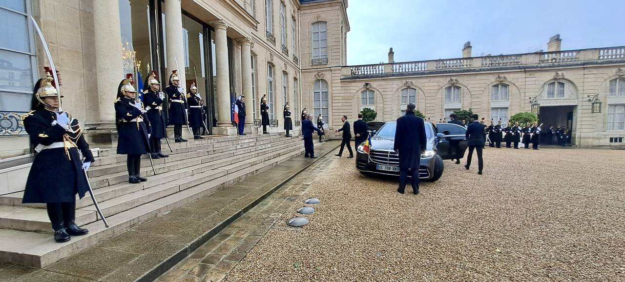 Macron rep Espot i Ensenyat a París 1