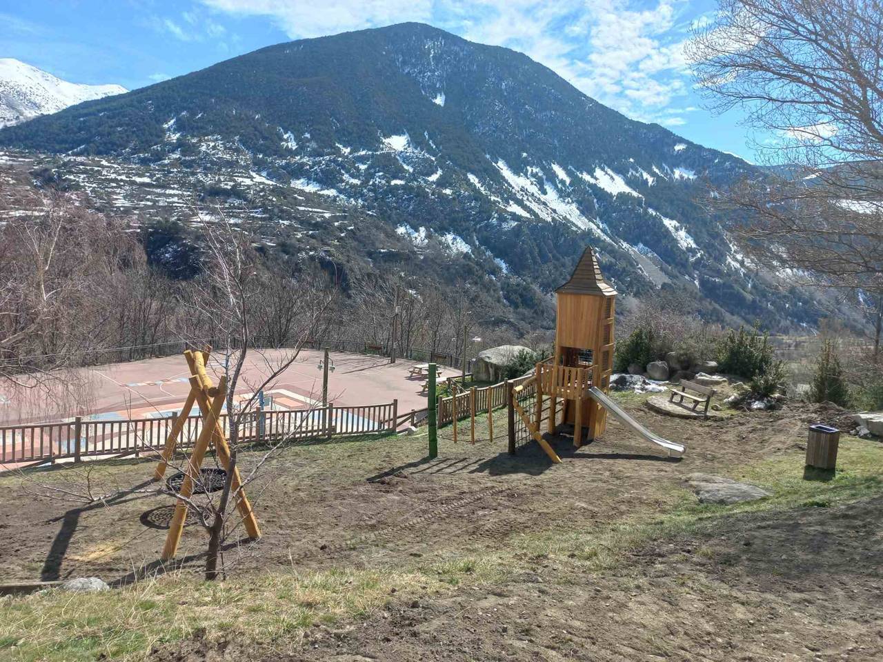 Parc infantil Erill la Vall.jpg 2