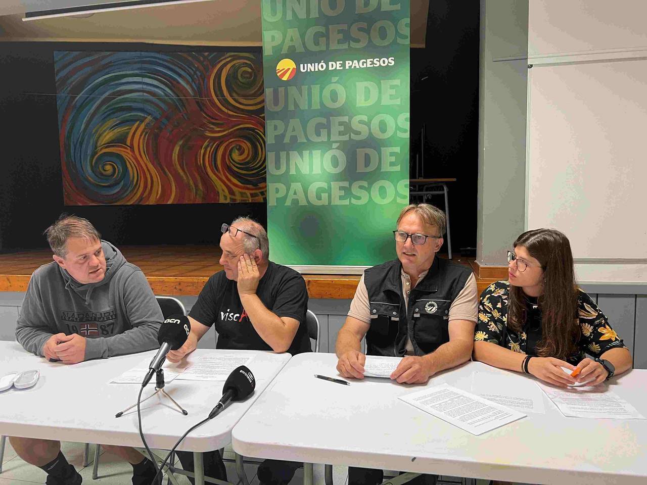 Unió de Pagesos reunió població ossos 3