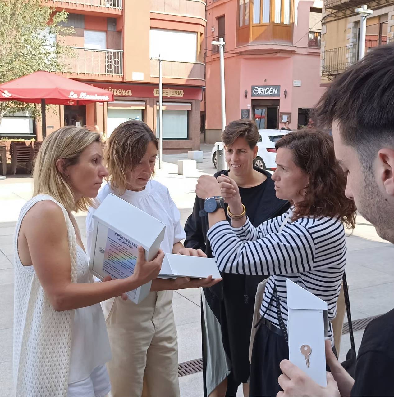 Bústies-lila-Puigcerdà-2 (1)