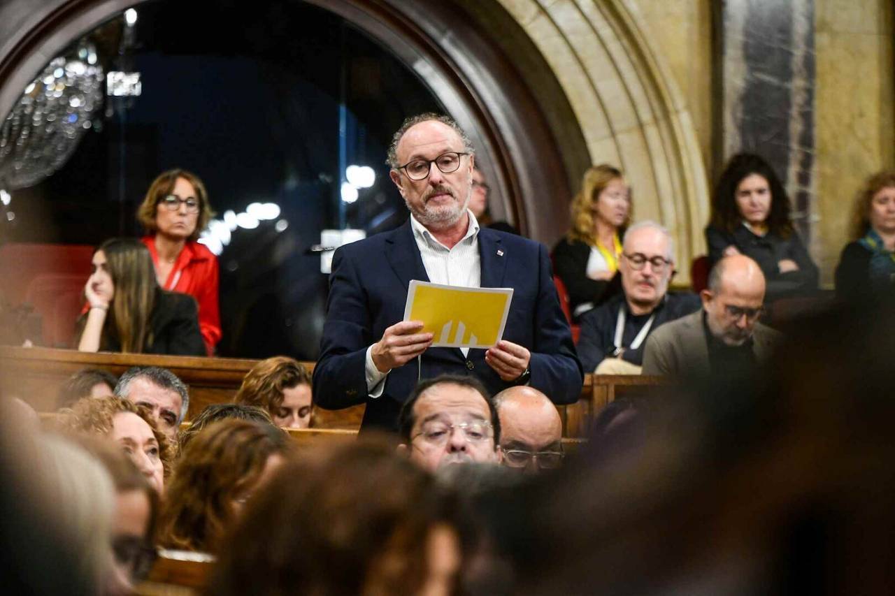 El diputat Pepe Vidal durant una intervenció al Parlament2