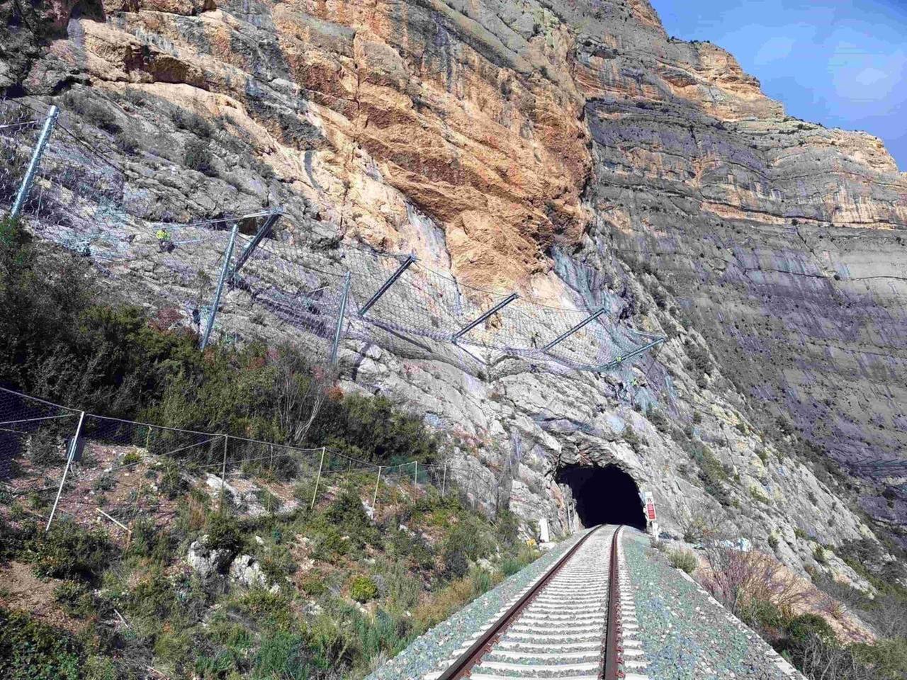 Barreres contenció tren la Pobla FGC 3
