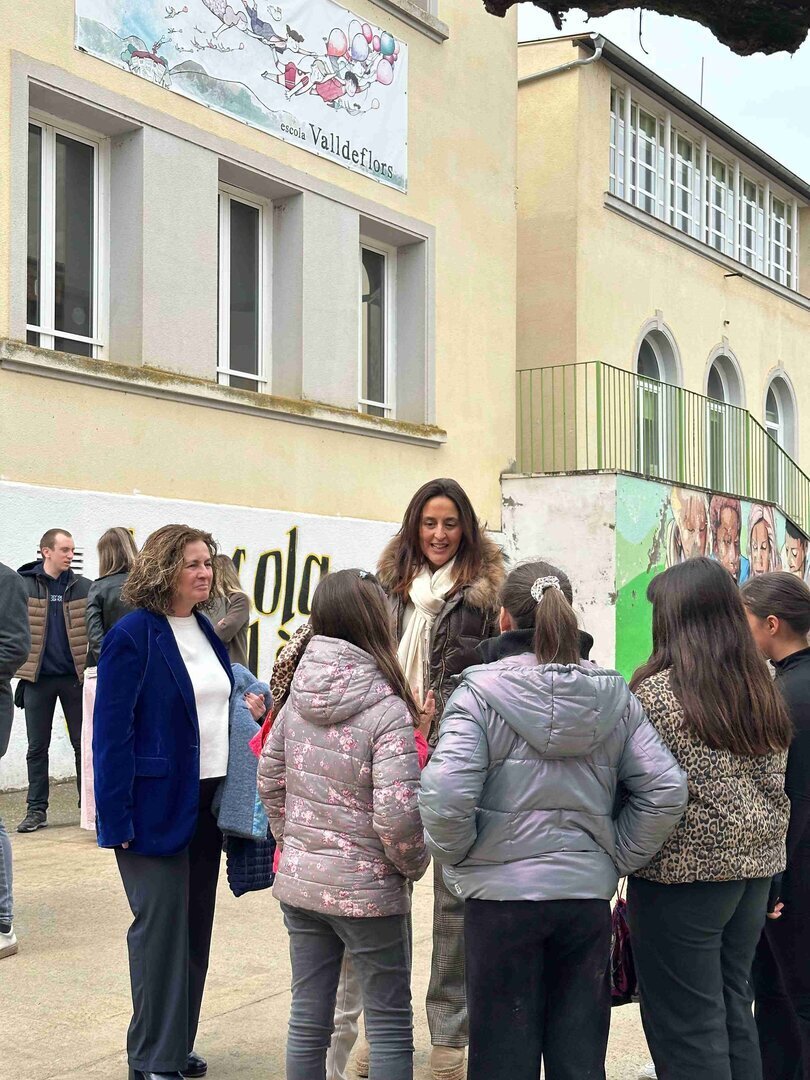 Consellera Niubó escola valldflors de tremp
