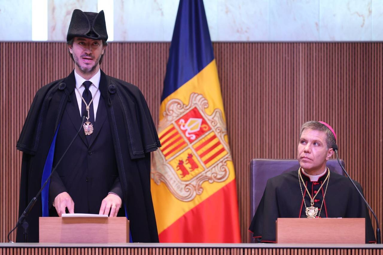 Bisbe Serrano jurament constitució andorrana 6