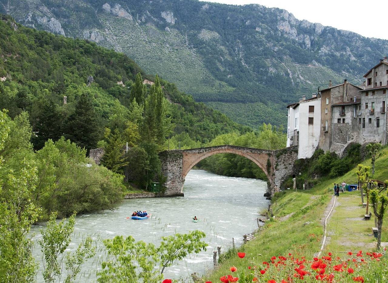 Pont Romànic de Gerri de la sal. Arxiu Espot i Port Ainé. @photoset
