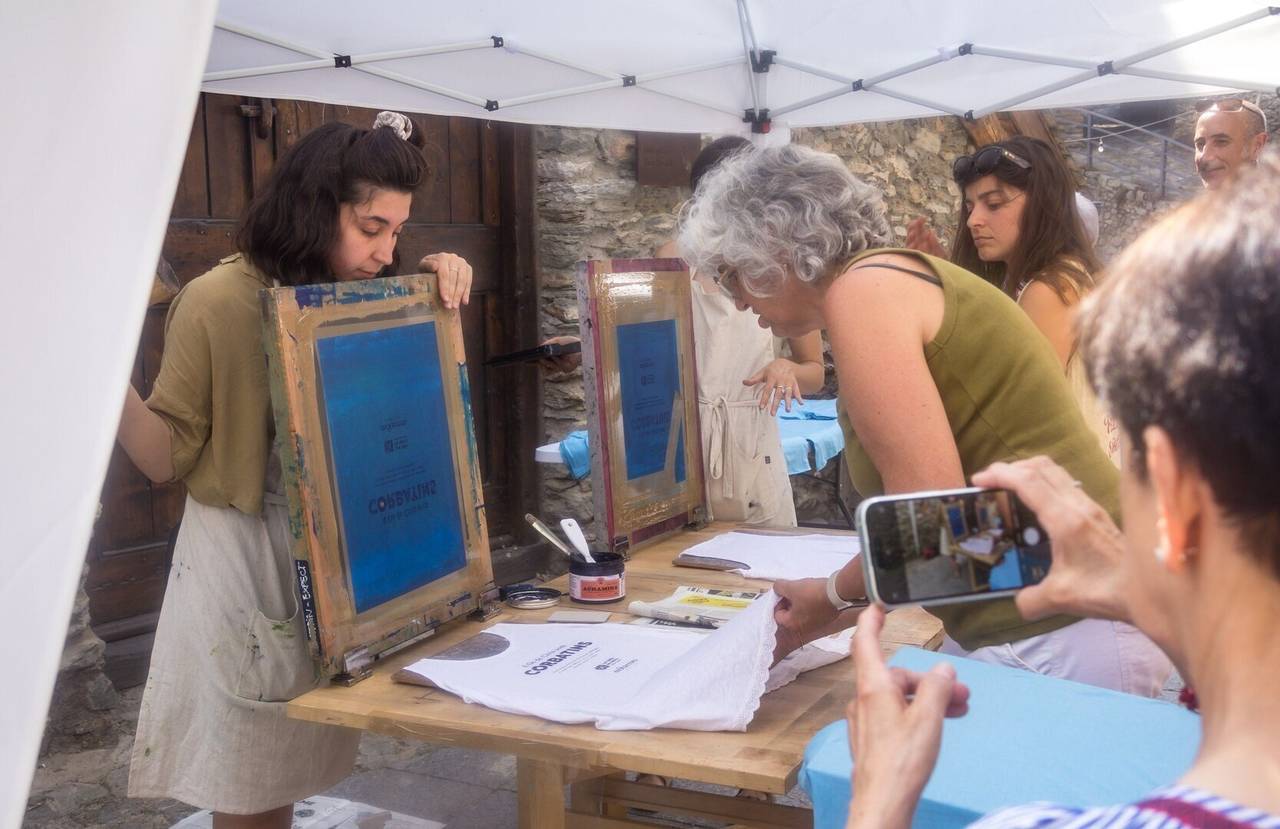 Serigrafia Os de Civís