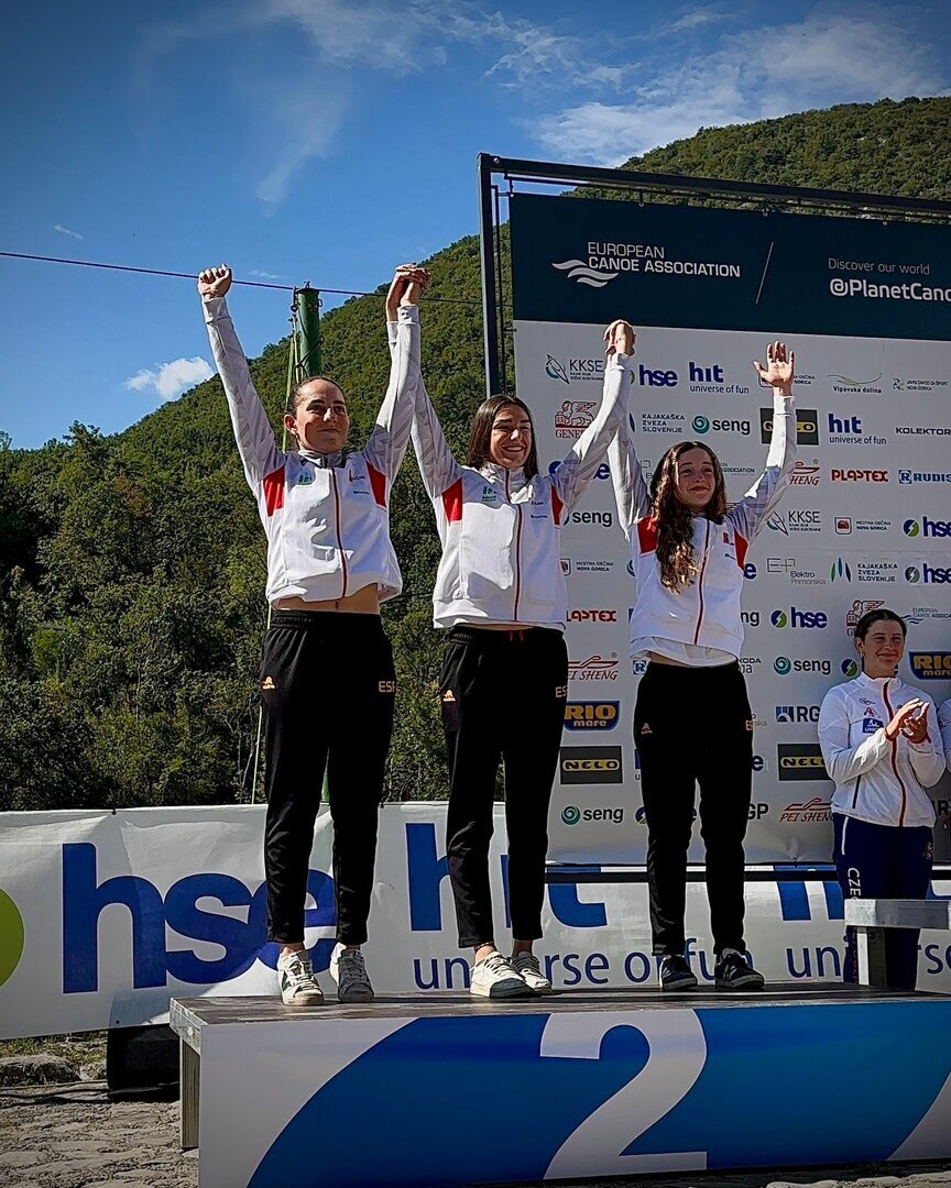 Anna Simona medalla de plata per equips