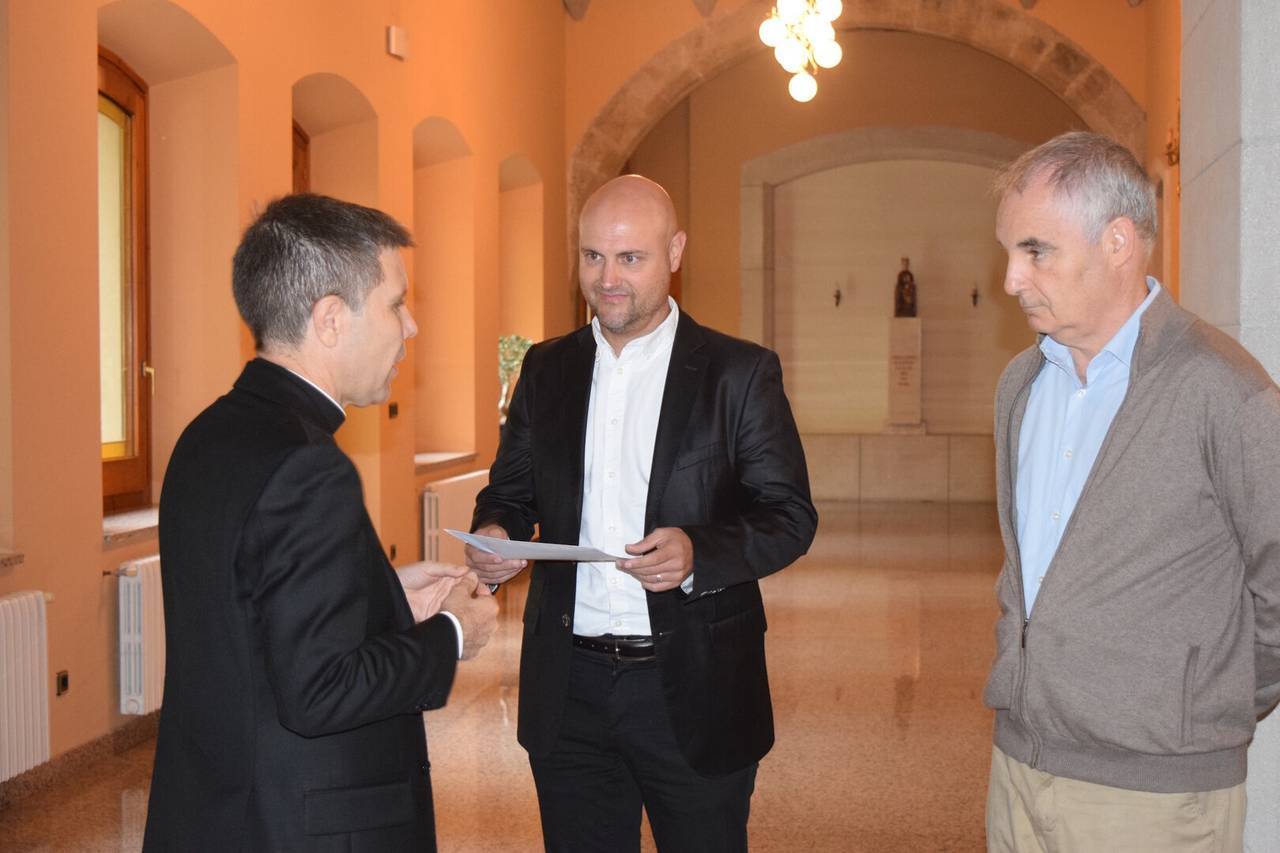 Relleu Càritas d'Urgell 3