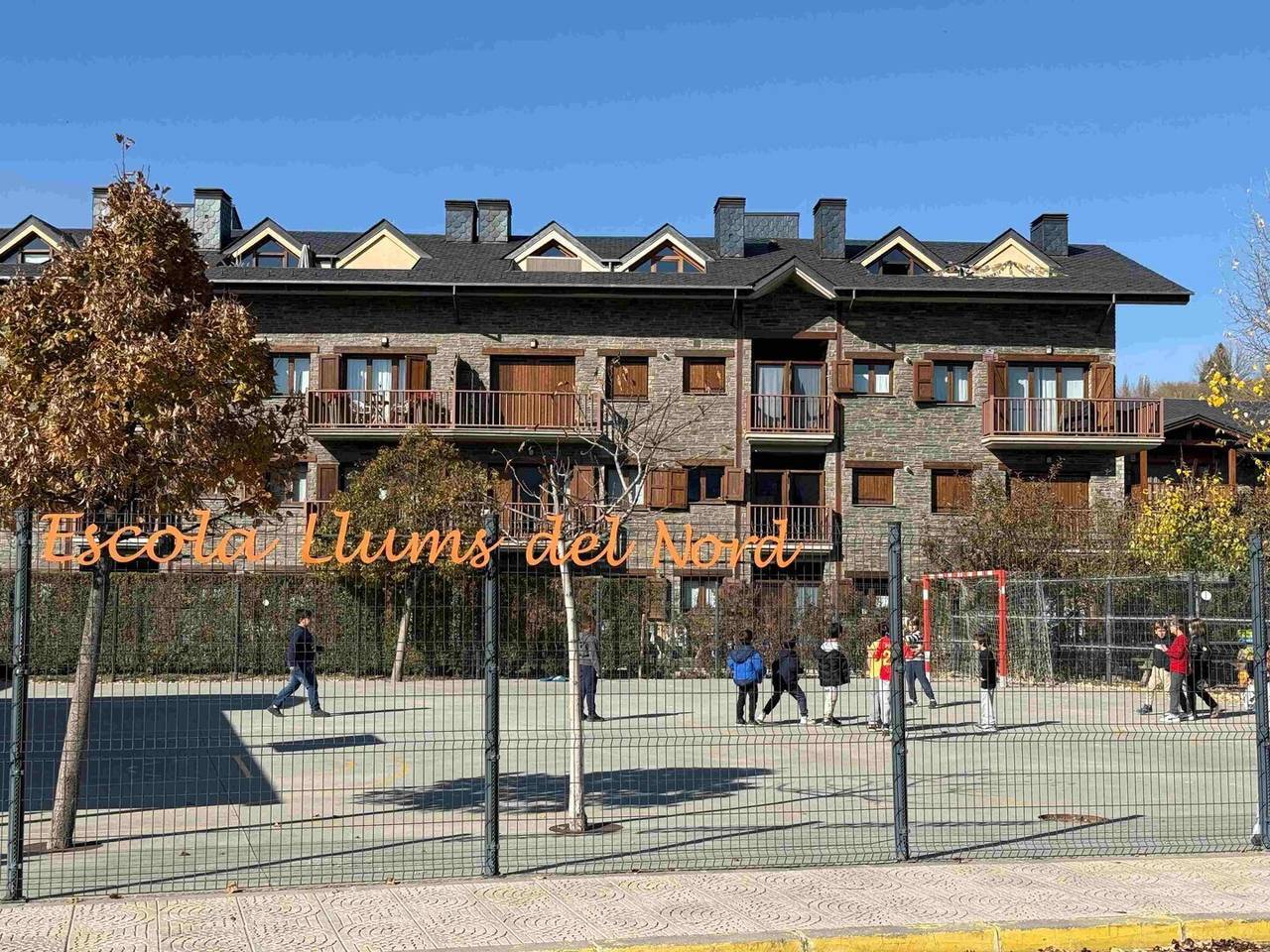 Escola Llums del Nord mobilització tancament 2