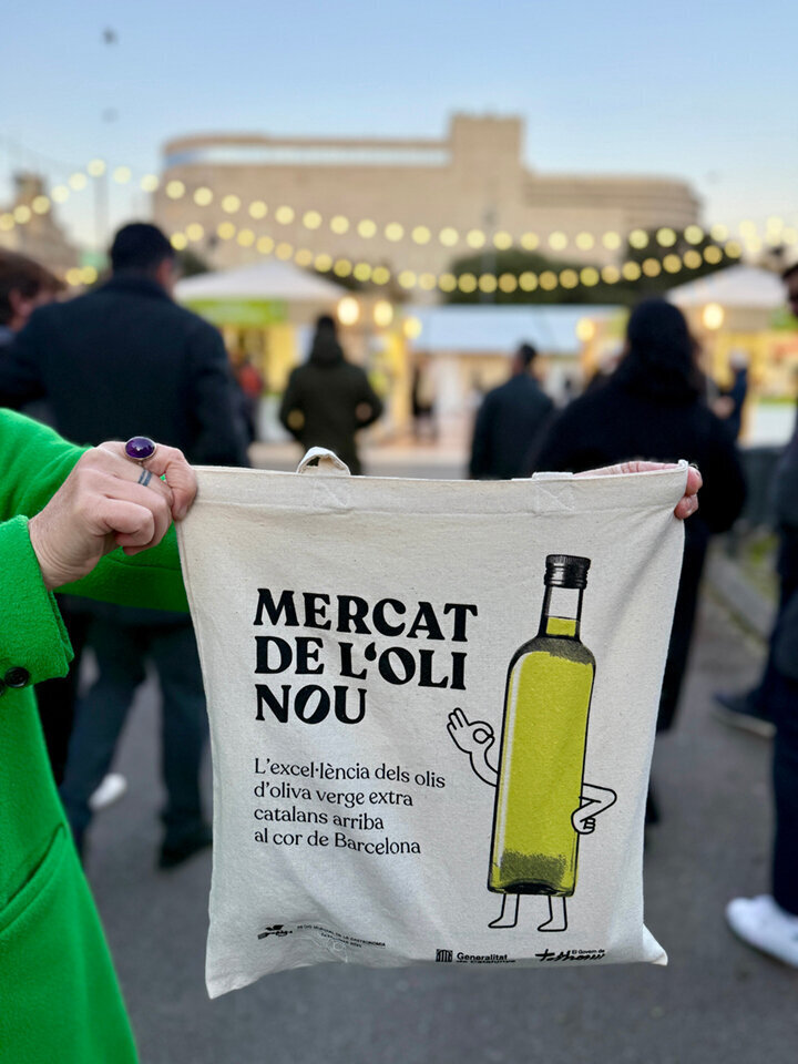 PrimerMercatOliNou a Barcelona ©Comunicant
