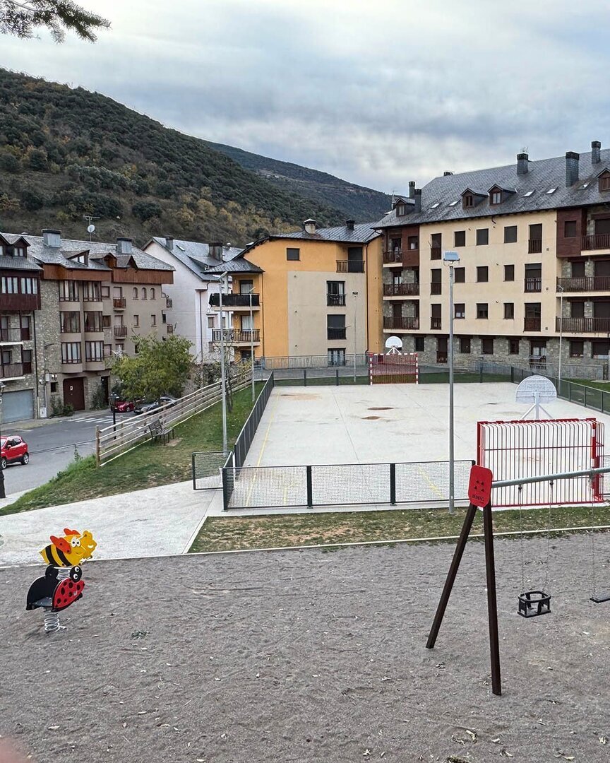 Sort equipaments esportius 1