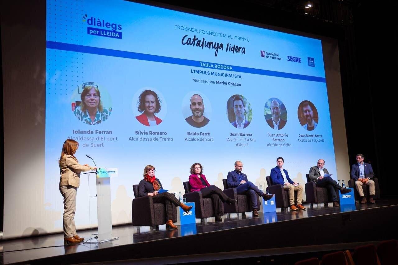 Foto_5_taula_rodona_alcaldes