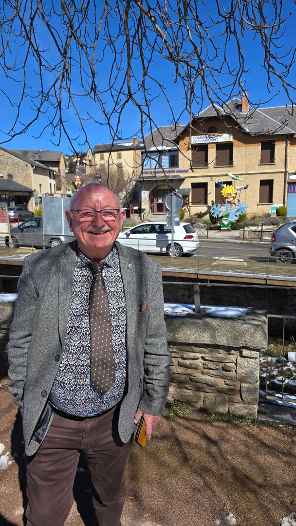 L'alcalde de Sallagosa i president de l'ens comarcal, en una imatge a la sortida del col·legi electoral d'aquestes últimes eleccions municipals / Jordi Pardinilla.