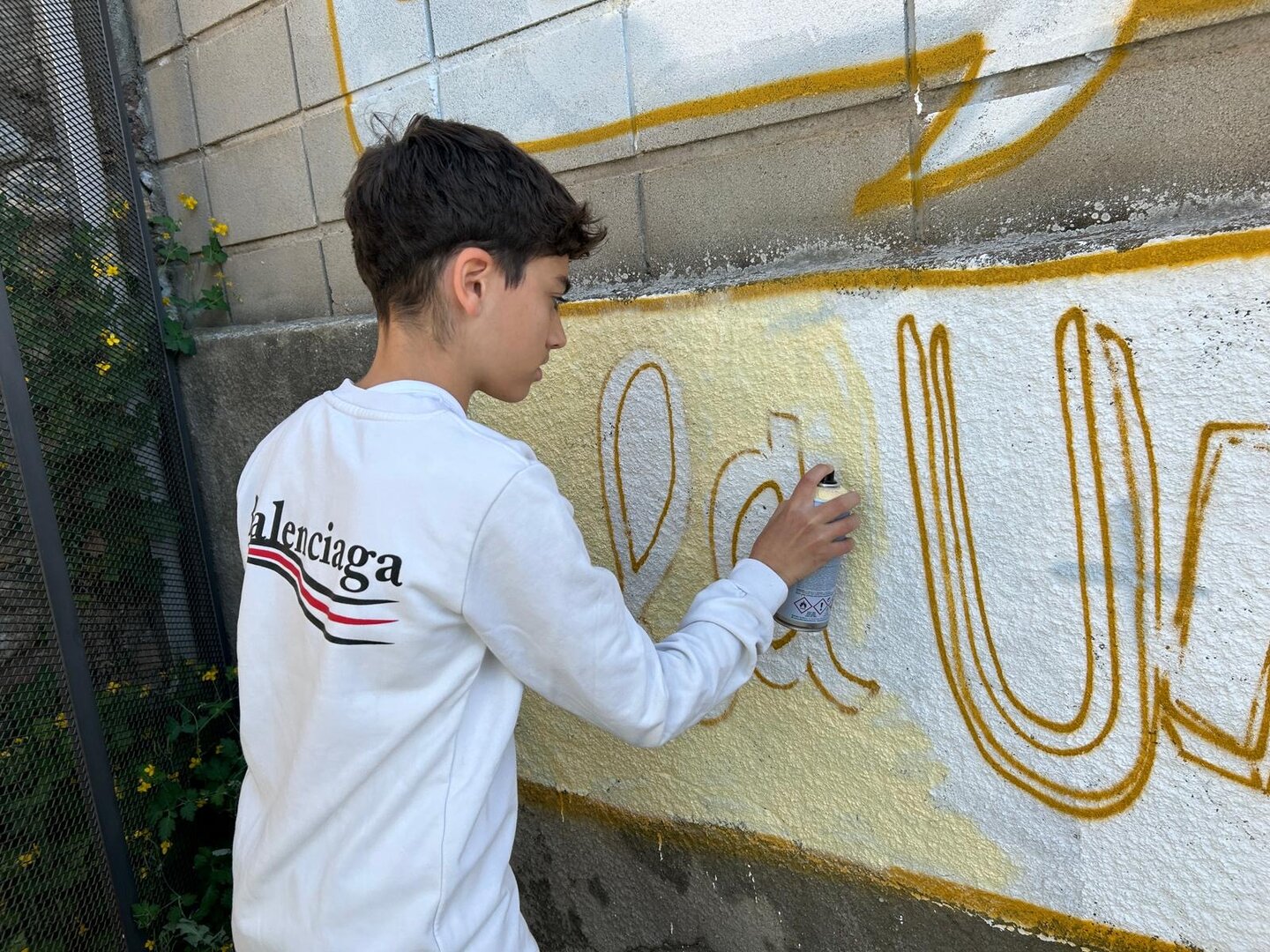 Alumnes de la Seu pintant mur contra el bulliyng-5