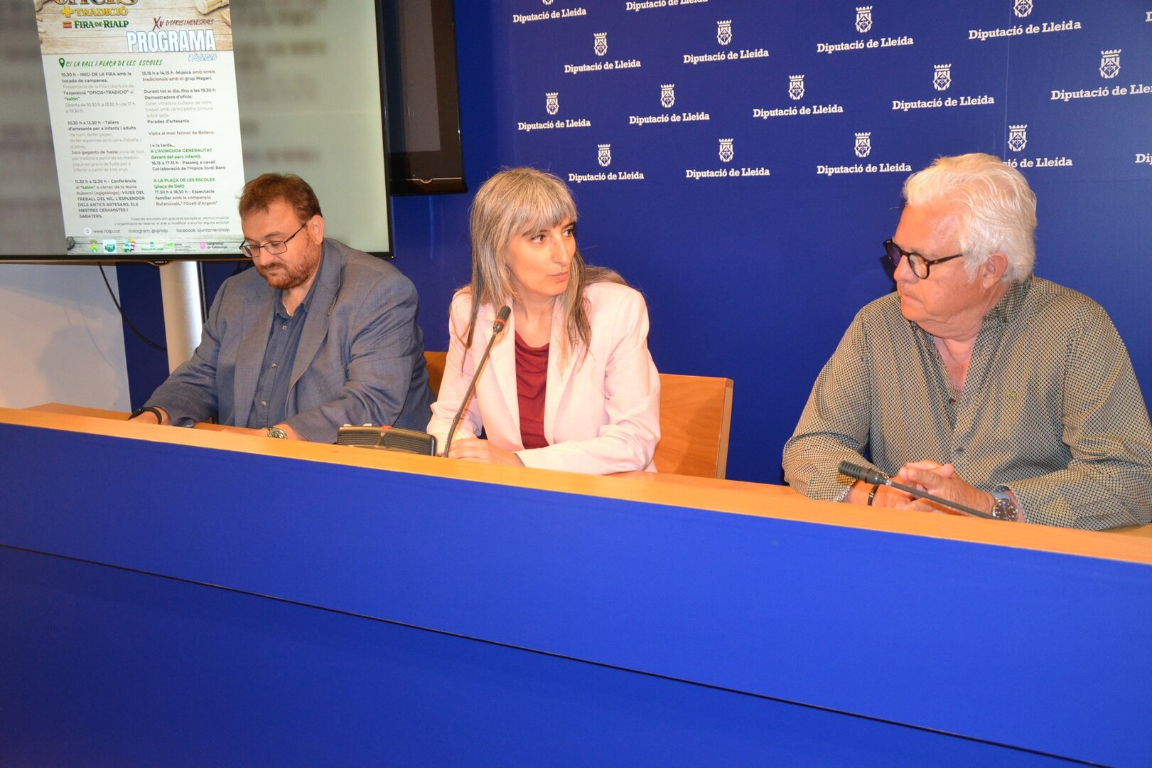 Fira Oficis i Menestrals de Rialp 1